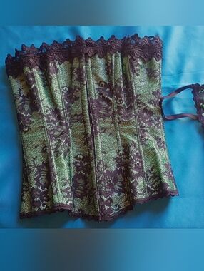 Frederick's of Hollywood Green and Black Corset Detail